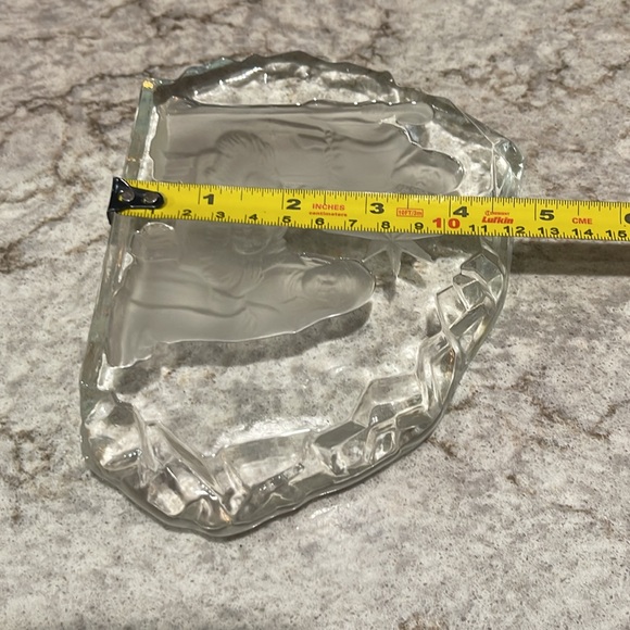 Nativity Scene Christmas Holiday Etched Glass Iceberg LE Smith Paperweight #294 - Picture 8 of 9